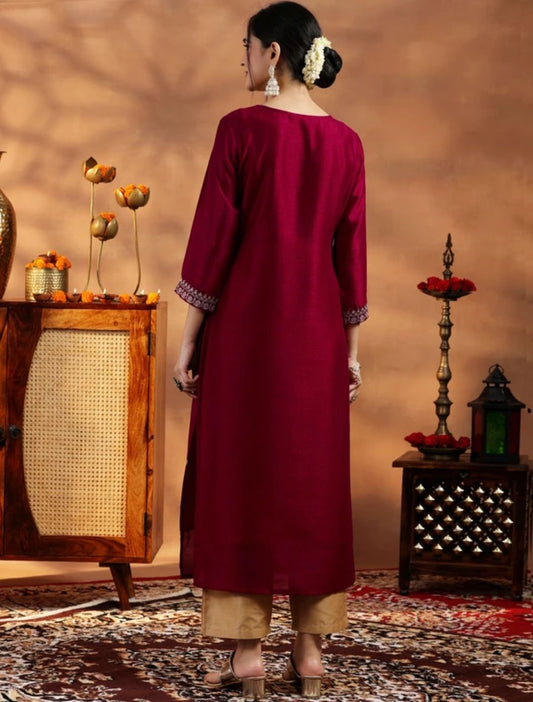 Women Embroidered Silk Blend Straight Kurta( Maroon)
