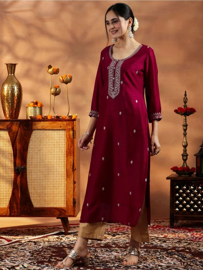 Women Embroidered Silk Blend Straight Kurta( Maroon)